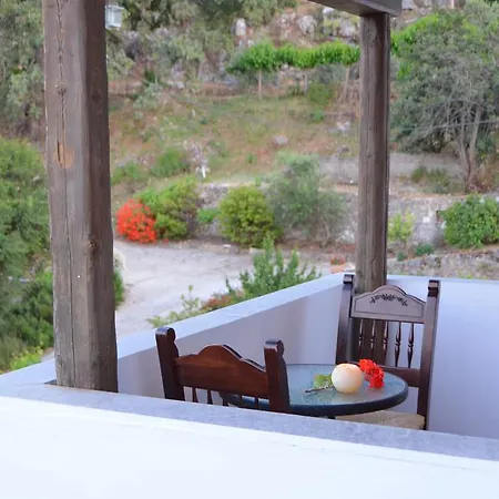 Ellinospito Apartment *