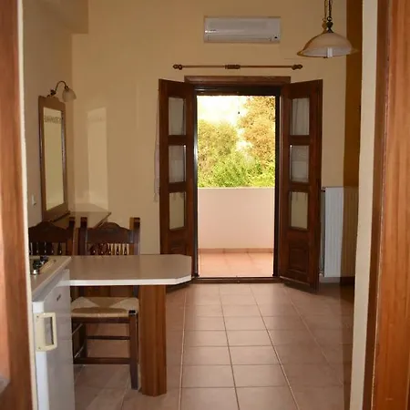 Apartment Ellinospito Axos